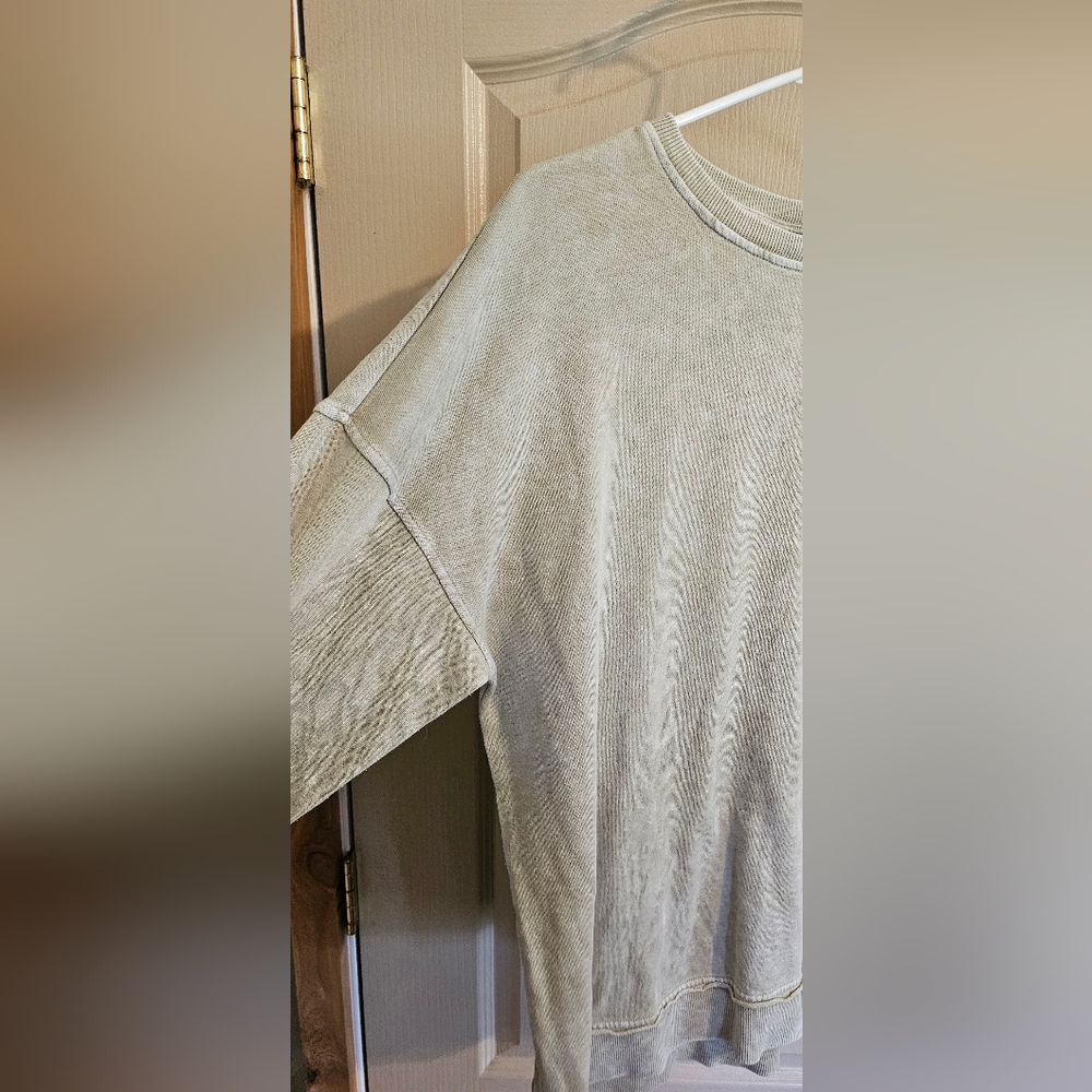 No Boundaries Medium Beige Pullover Sweater - Picture 3 of 4